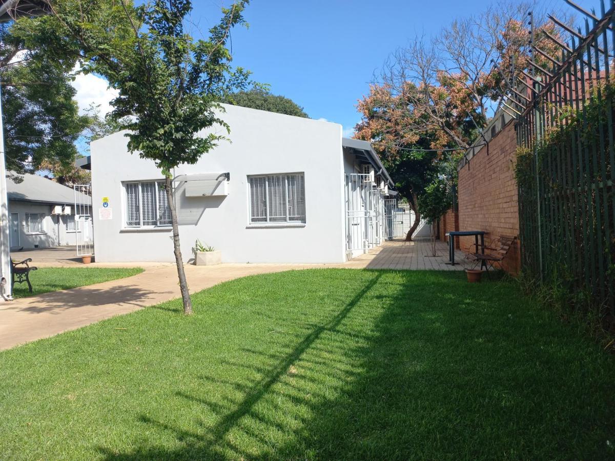 Triple9 Hatfield Guesthouse Pretoria Ngoại thất bức ảnh