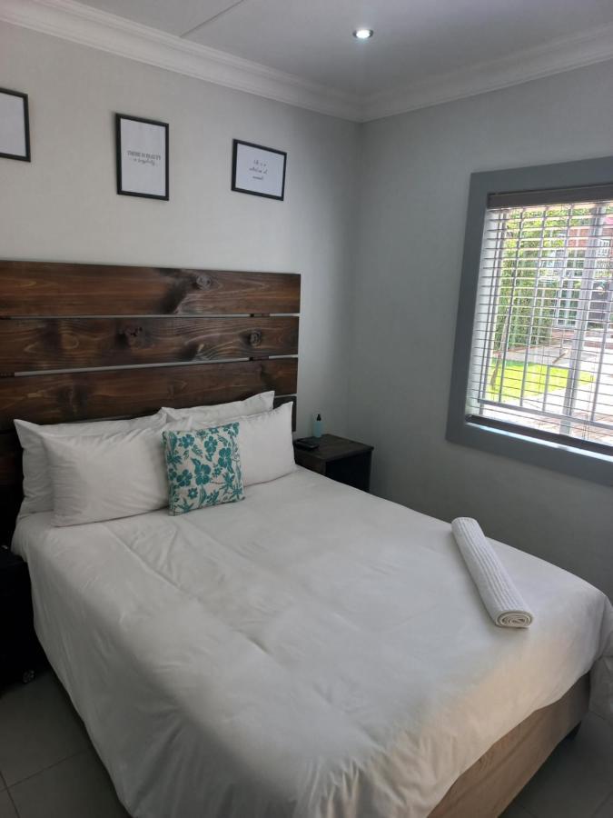 Triple9 Hatfield Guesthouse Pretoria Ngoại thất bức ảnh